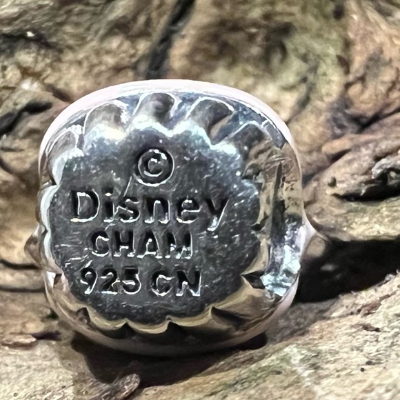 Authentic Disney Chamilia Minnie Cupcake Mouse Enamel Pink Red Bow Charm Bead - Picture 6 of 6